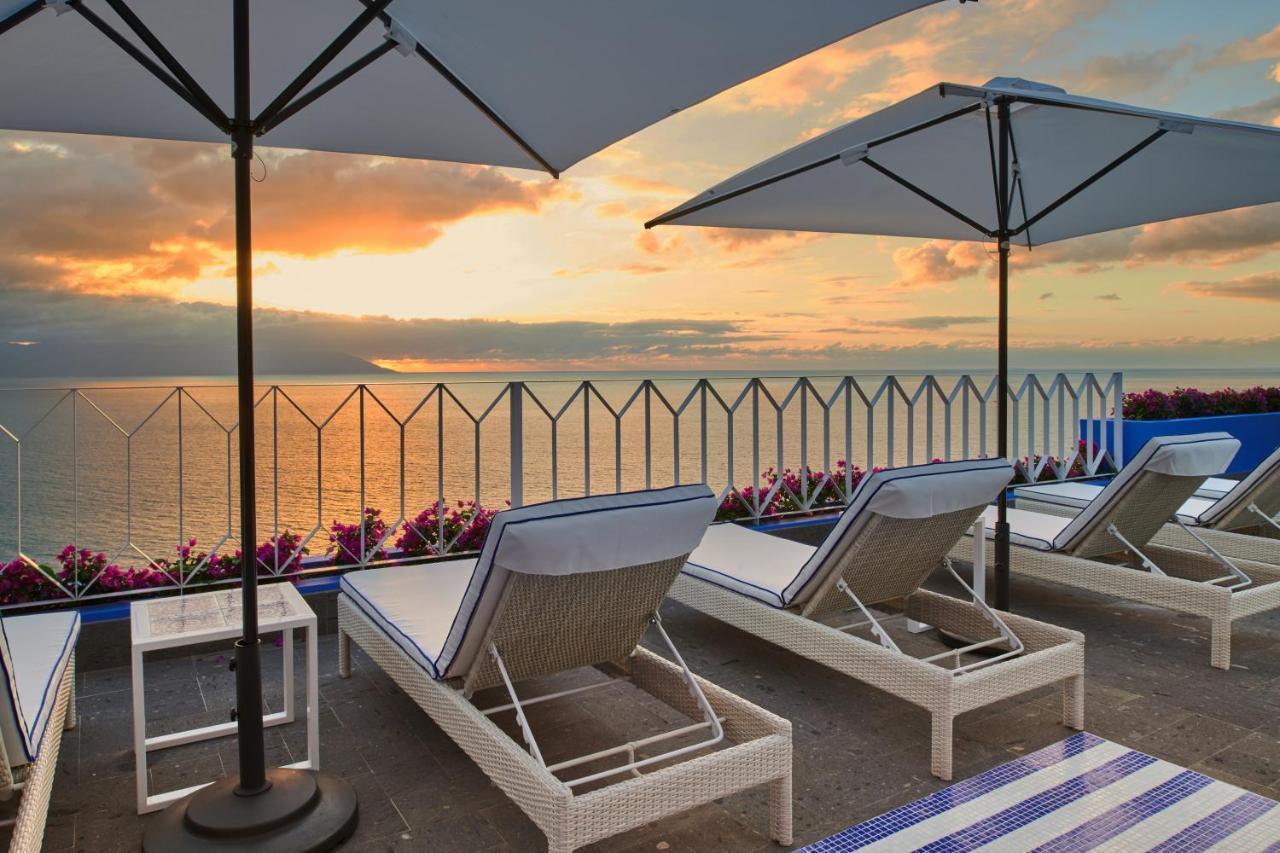 Hotel Luxury Patio Azul (Adults Only) 巴亞爾塔港 外观 照片 The rooftop pool at the Hotel