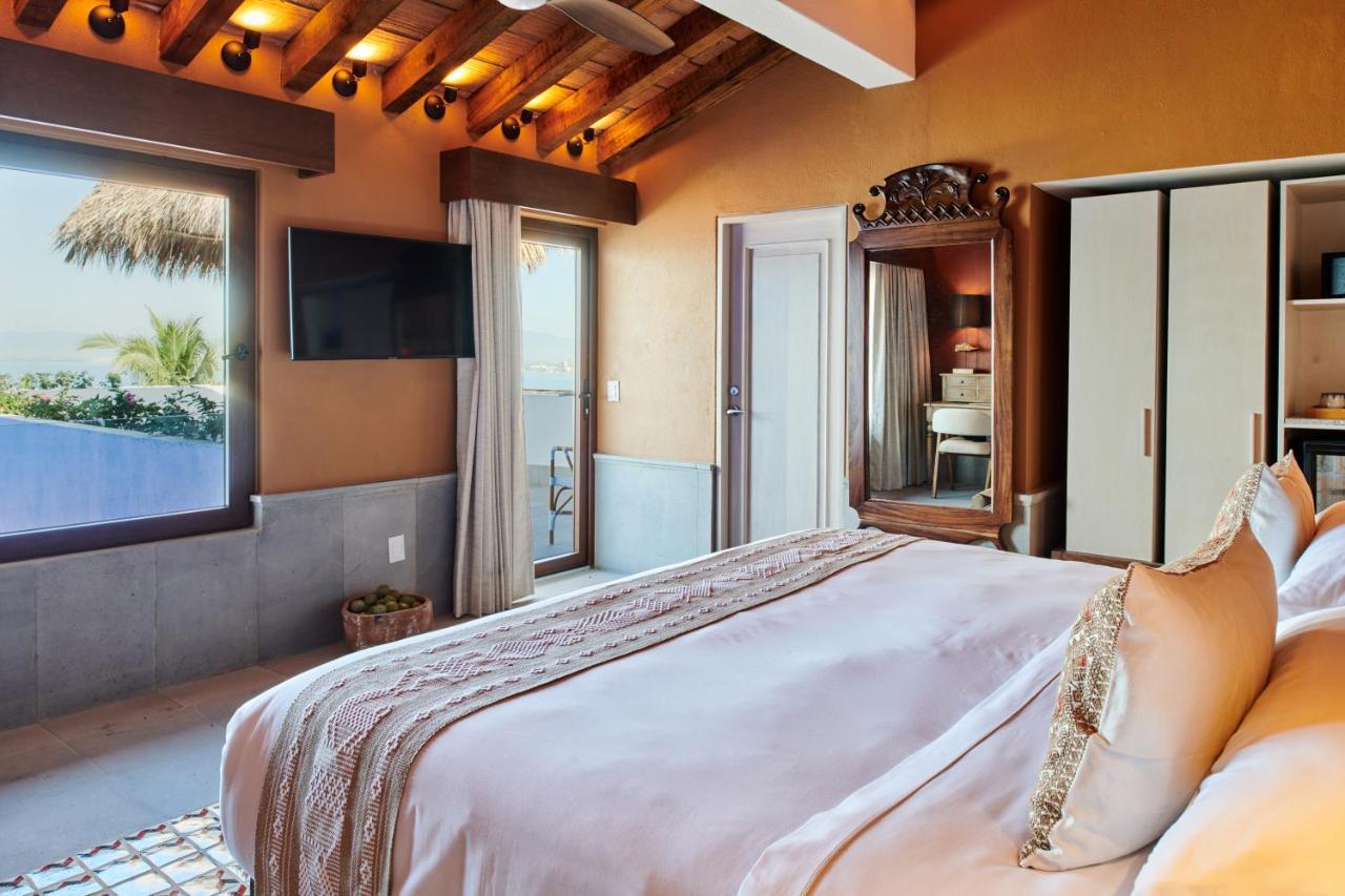 Hotel Luxury Patio Azul (Adults Only) 巴亞爾塔港 外观 照片 A bedroom at the hotel